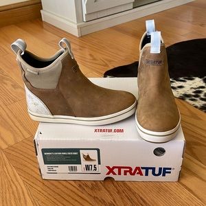 XTRATUF women’s leather ankle deck boot size 7.5 NEW IN BOX